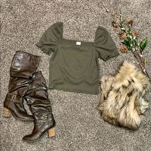 Woman’s H&M Muted Olive Green Textured Linen Puff Short Sleeve Crop Blouse Small